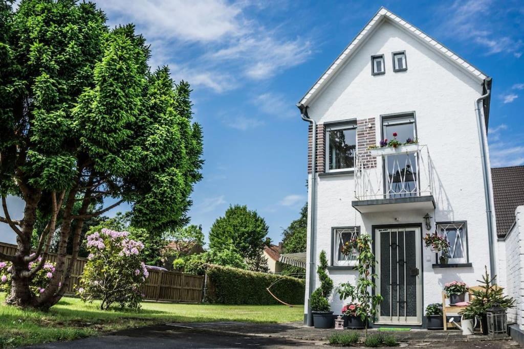 Schoenes Haus Mit Grossem Garten Seligenstadt Exterior foto